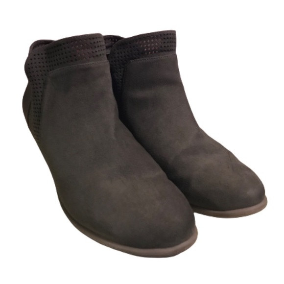 Old Navy olive green booties - Picture 2 of 5